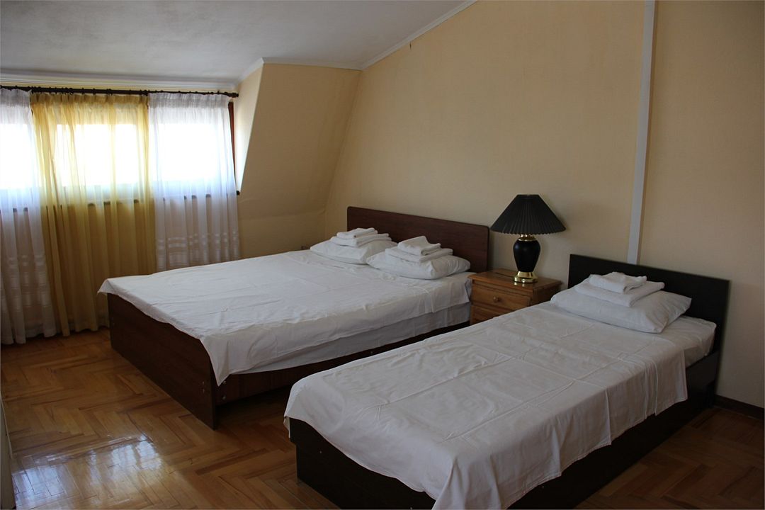 Стандартный 4-местный (с ванной, 201)