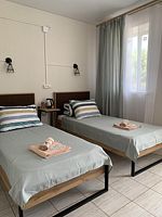 Двухместный номер с отдельным входом 2 отдельные кровати, Отель Байк, Элиста