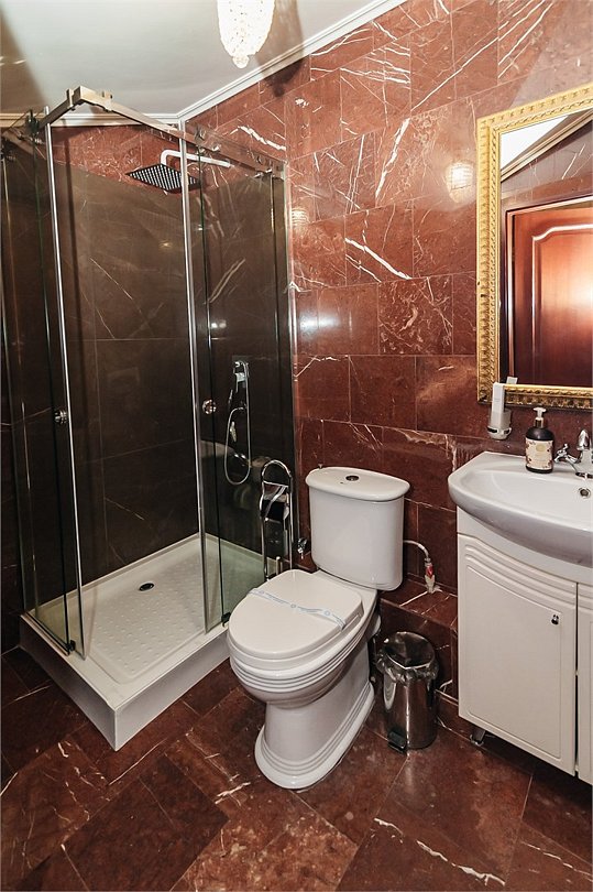 Джуниор сюит 2-местный (Мансардный с диваном)