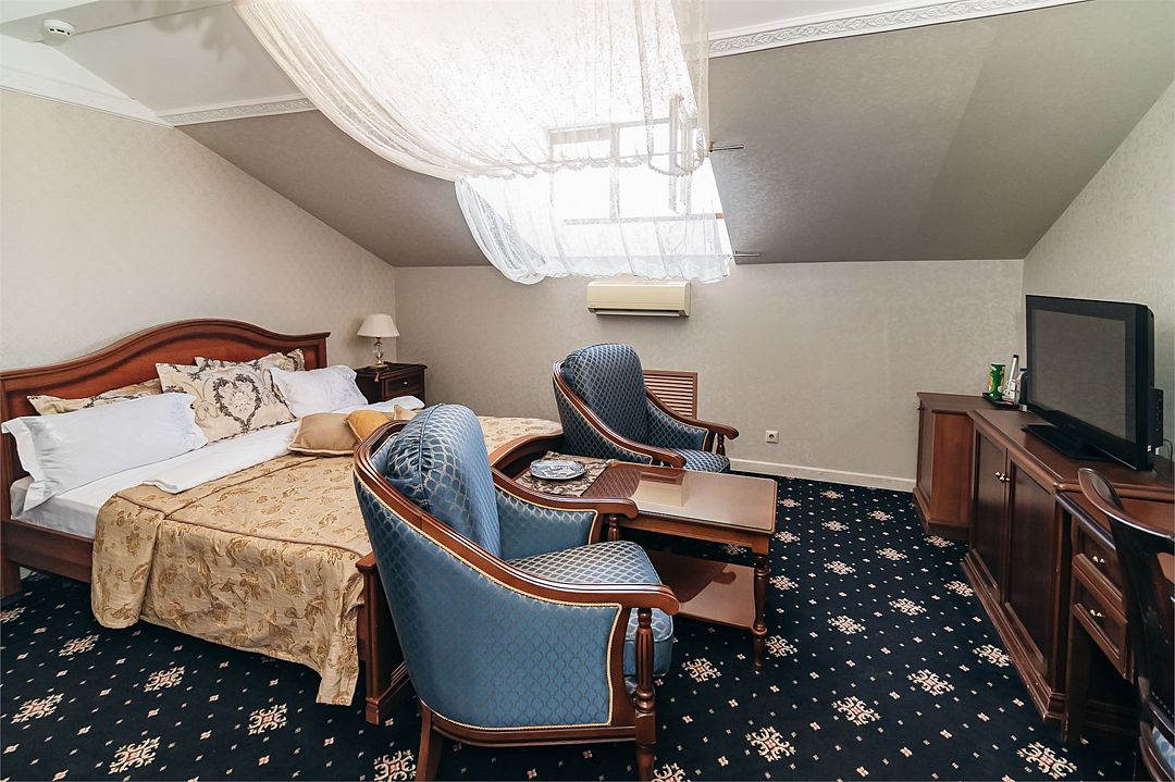 Джуниор сюит 2-местный (Мансардный)