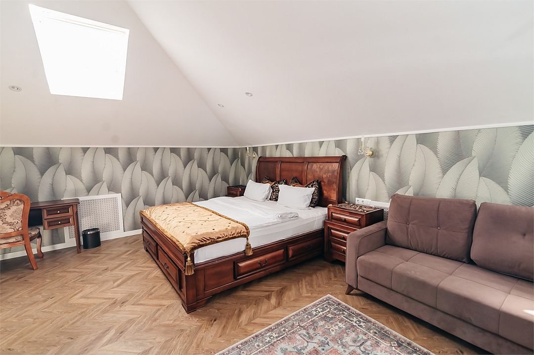 Джуниор сюит 2-местный (Супериор Мансардный)