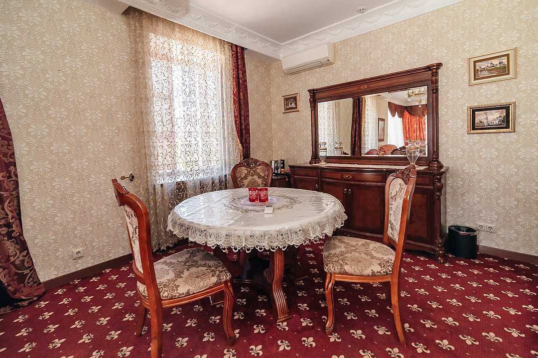 Люкс 4-местный 2-комнатный (№5)