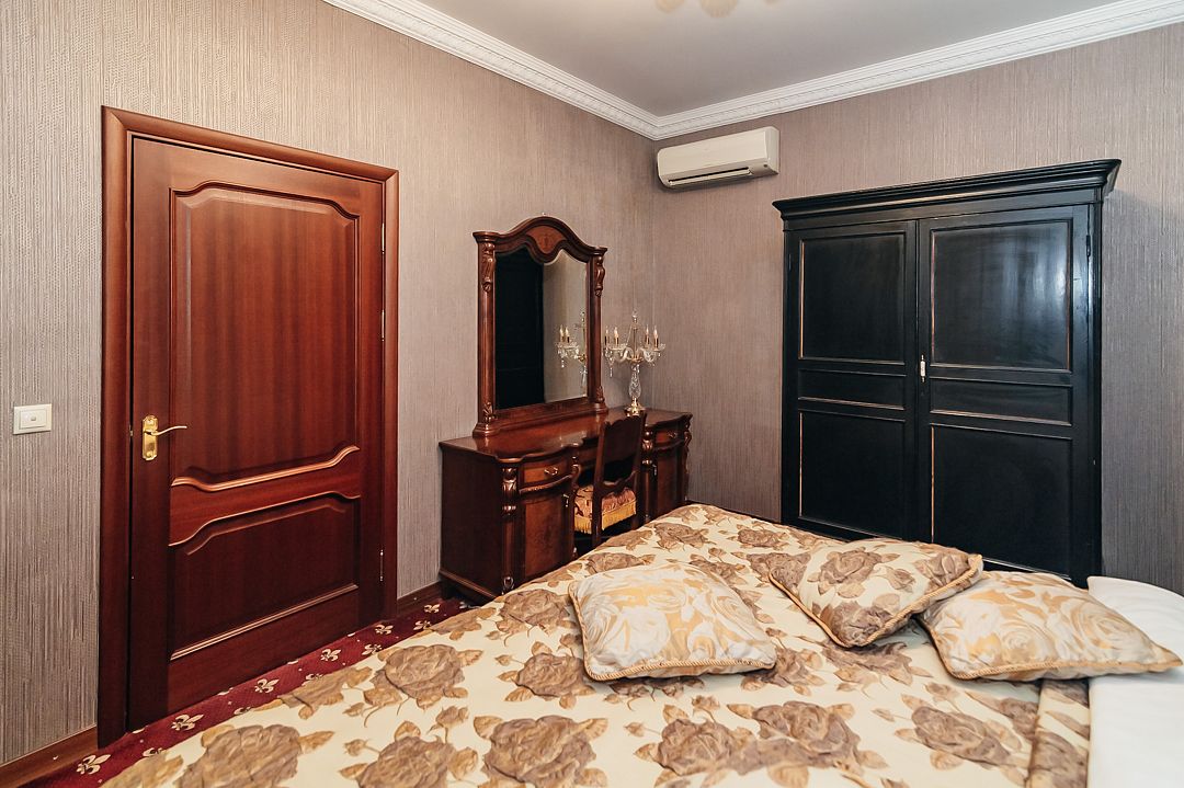 Люкс 4-местный 2-комнатный (№5)