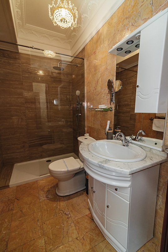 Люкс 4-местный 2-комнатный (№5)