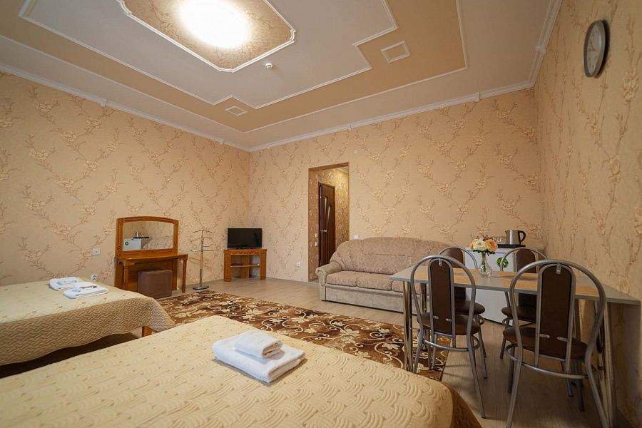 Джуниор Сюит 3-местный