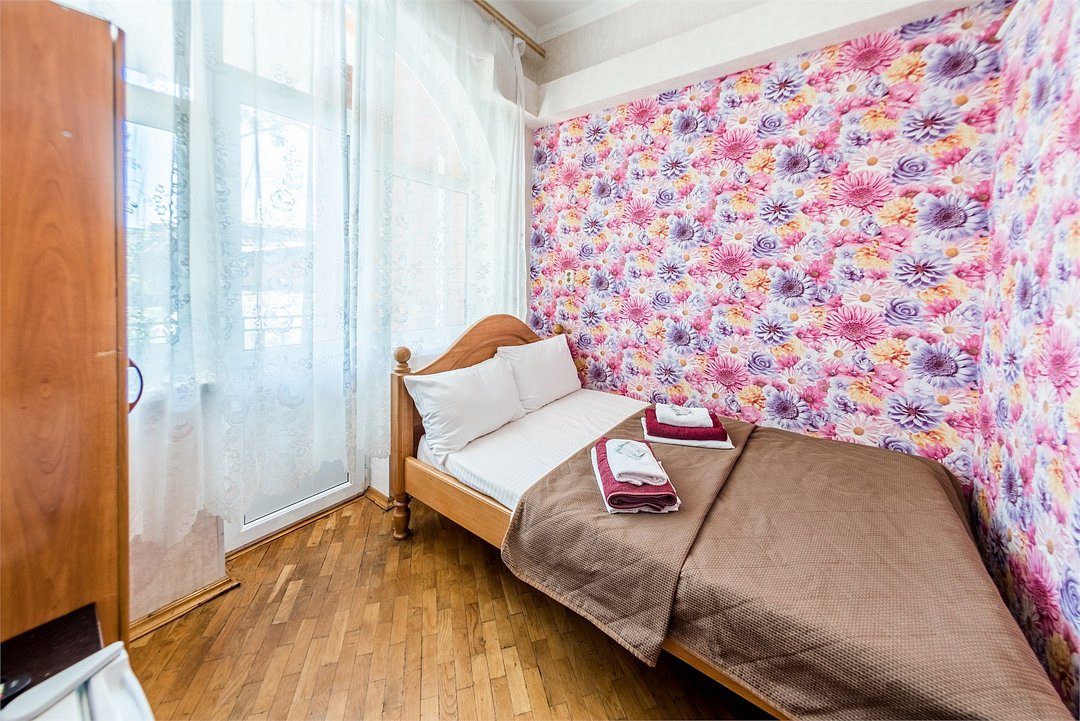 Апартаменты 4-местный 2-комнатный (с мини-кухней и балконом)