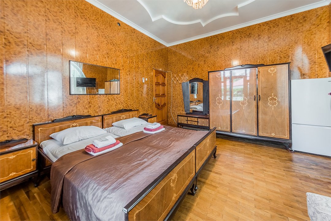 Апартаменты 4-местный 2-комнатный (с мини-кухней и балконом)