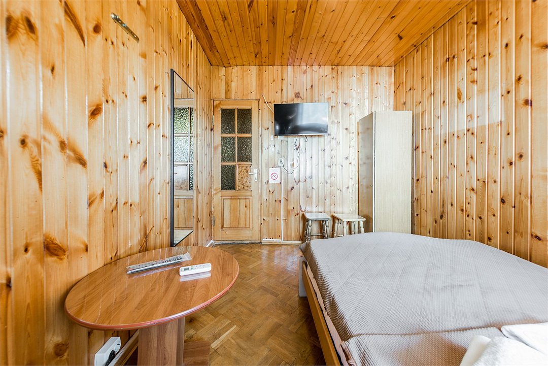 Апартаменты 4-местный 2-комнатный (с мини-кухней и балконом)