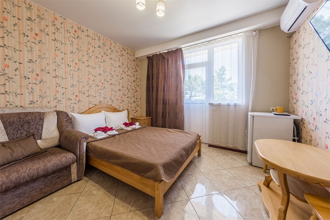 Делюкс 2-местный 1-комнатный (с балконом, вид на море)