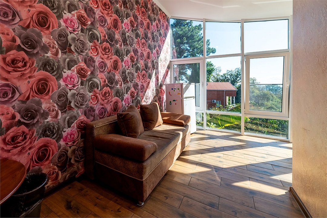 Люкс Улучшенный 6-местный 2-комнатный (с видом на море и балконом)