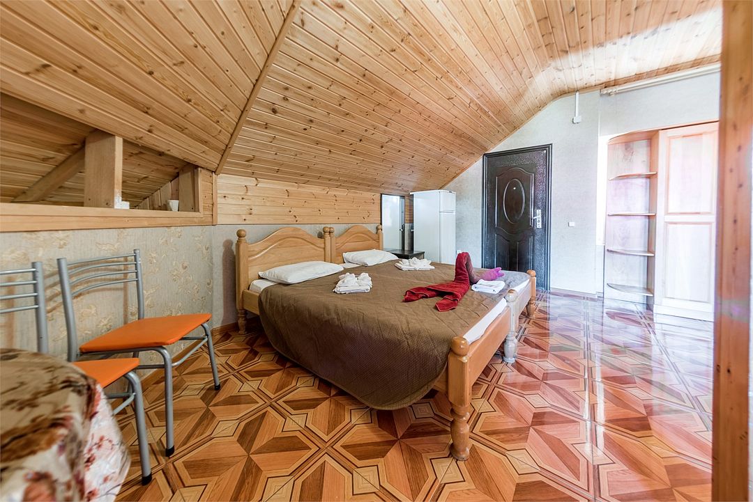 Люкс Улучшенный 6-местный 2-комнатный (с видом на море и балконом)