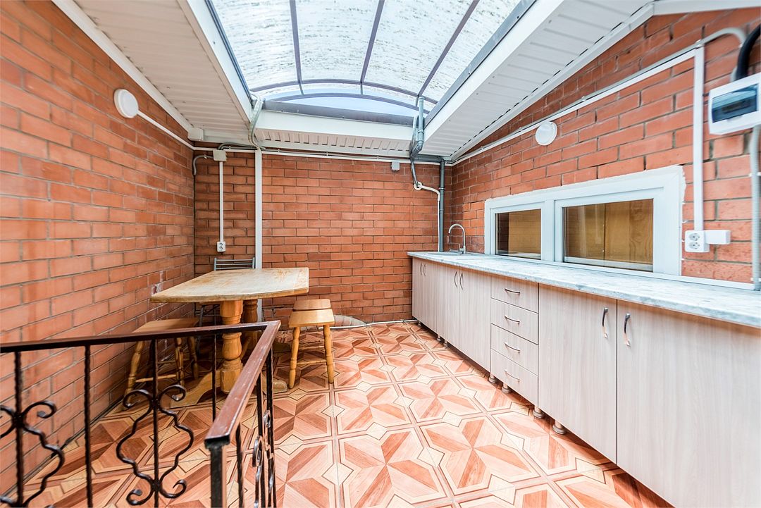 Люкс Улучшенный 6-местный 2-комнатный (с видом на море и балконом)