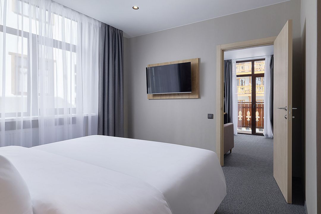 Suite 2-местный 2-комнатный (с балконом)