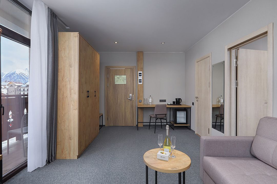 Suite 2-местный 2-комнатный (с балконом)