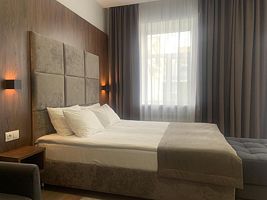 Двухместный номер Comfort с балконом двуспальная кровать, Отель Престиж, Глазов