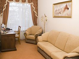 Двухместный полулюкс с видом на город двуспальная кровать, Отель Атлантида, Орёл