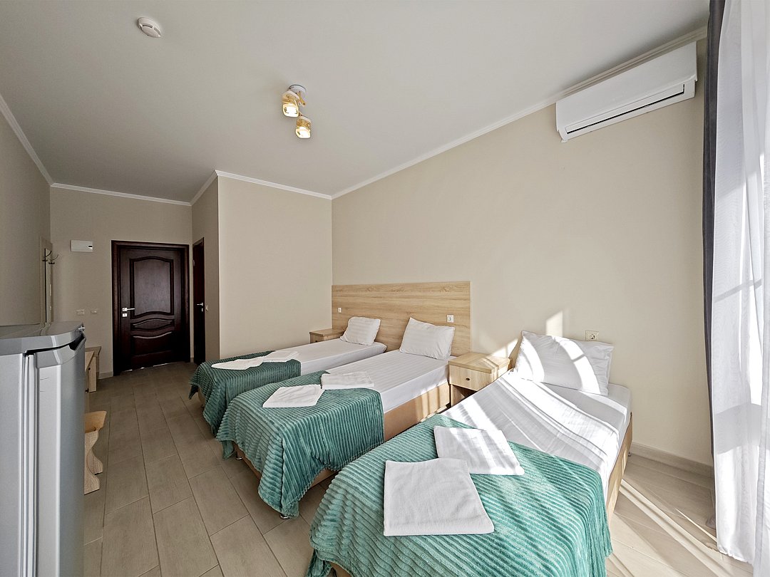 Комфорт 3-местный с балконом