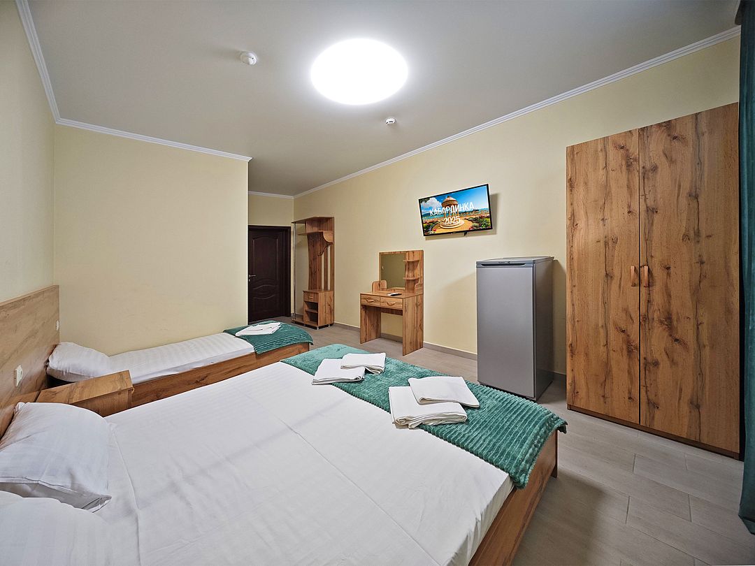 Стандартный 3-местный (цоколь)