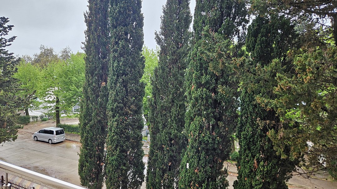 Делюкс 2-местный DBL (с двуспальной кроватью, с балконом, вид на сквер)