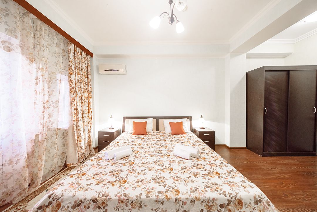 Коттедж 6-местный 4-комнатный (3-этажный)