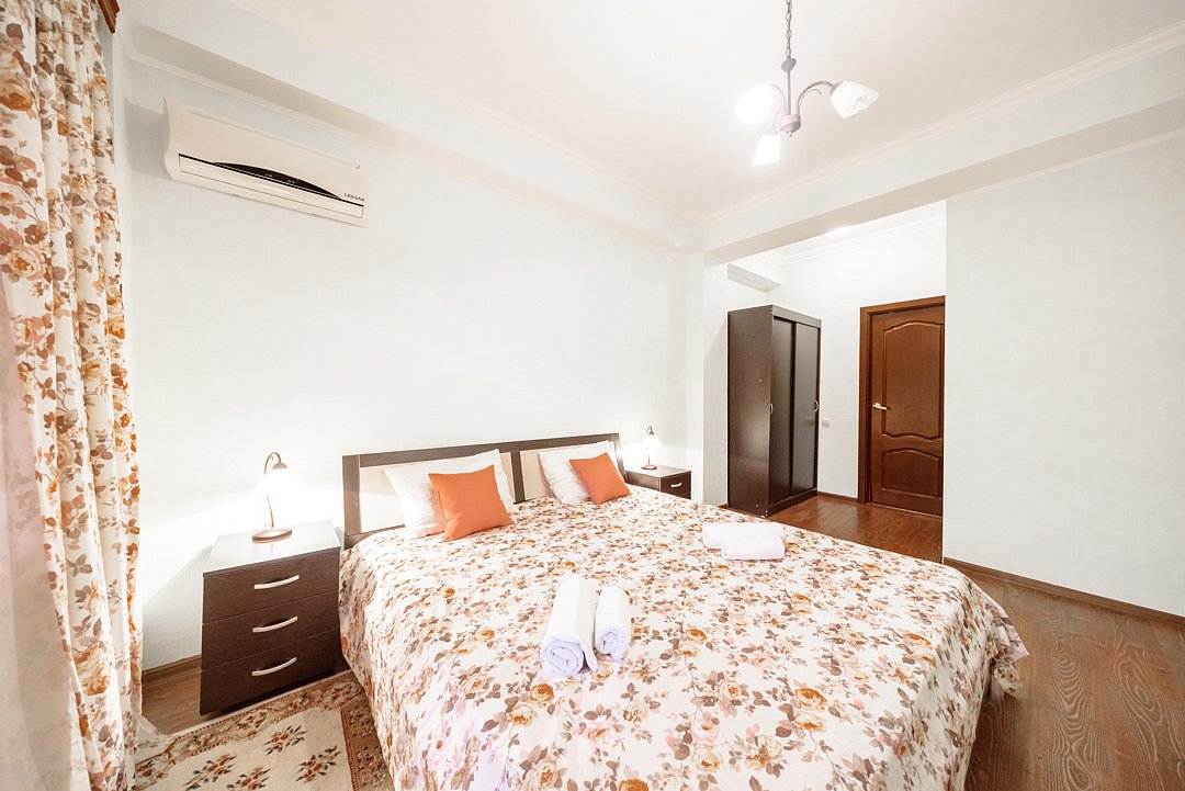 Коттедж 6-местный 4-комнатный (3-этажный)