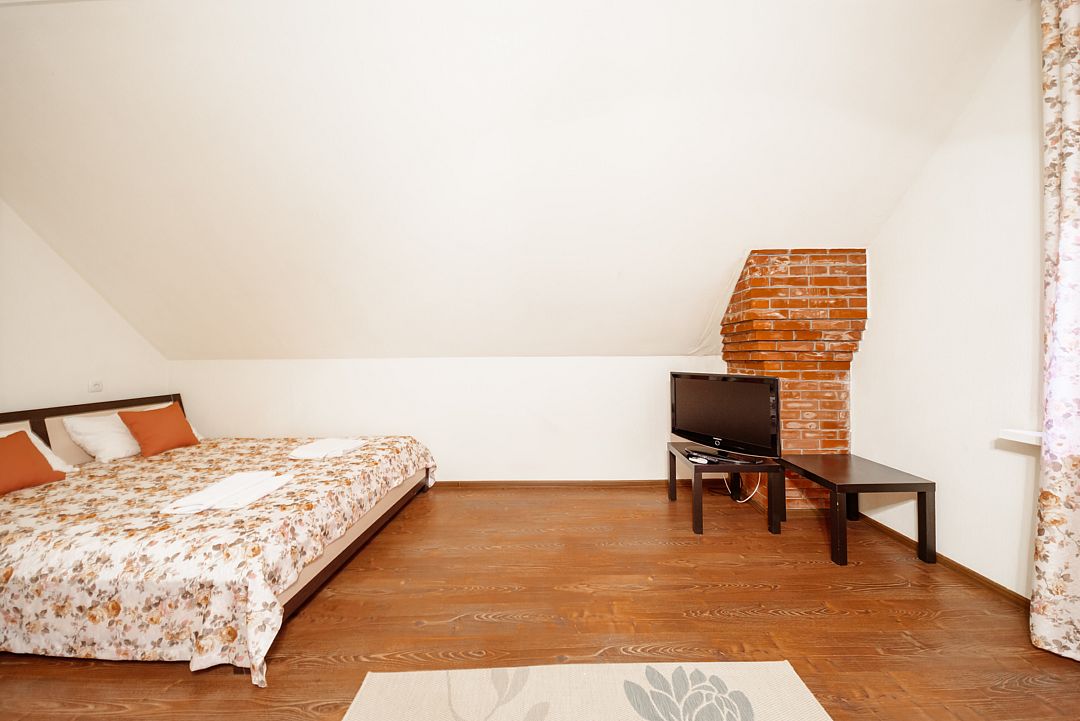 Коттедж 6-местный 4-комнатный (3-этажный)