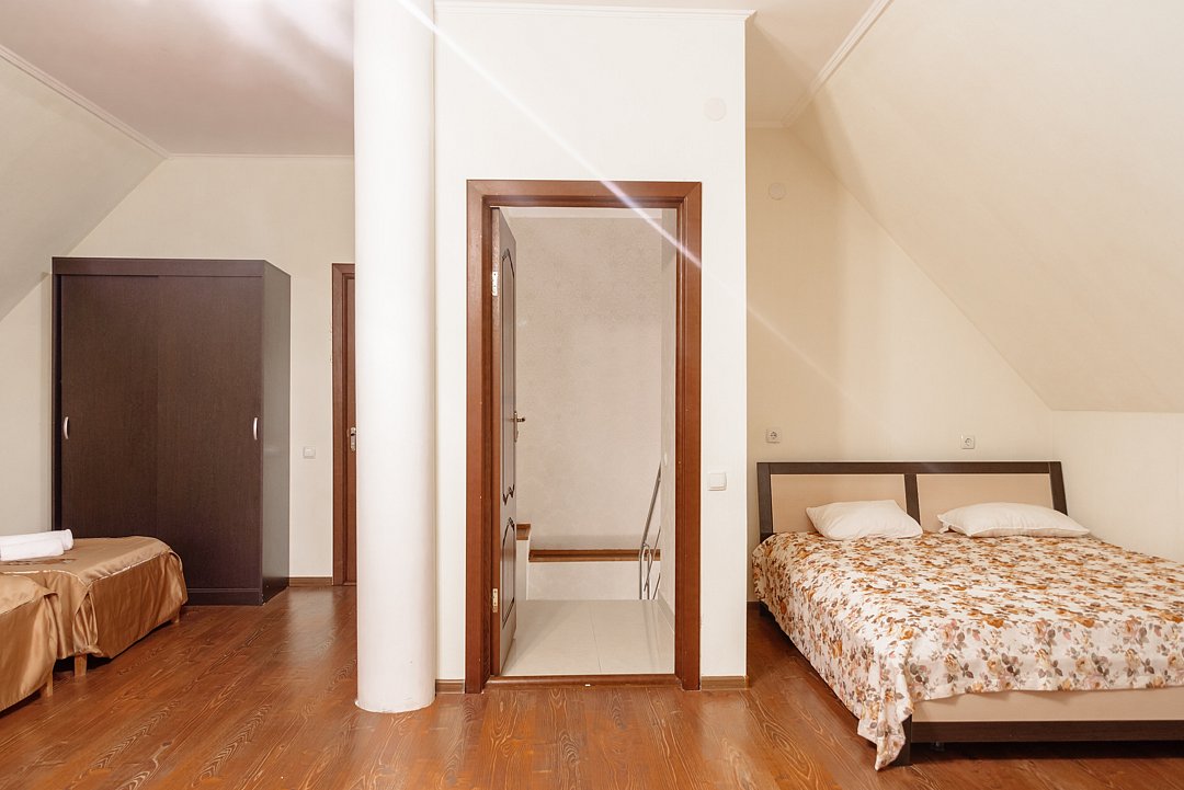 Коттедж 6-местный 4-комнатный (3-этажный)