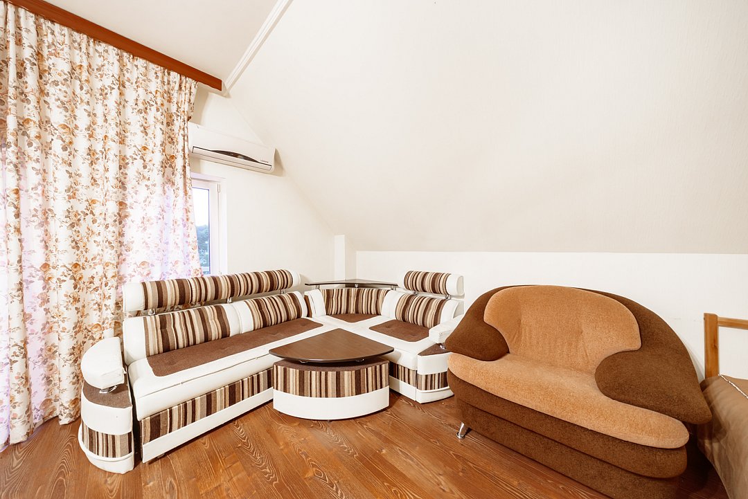 Коттедж 6-местный 4-комнатный (3-этажный)