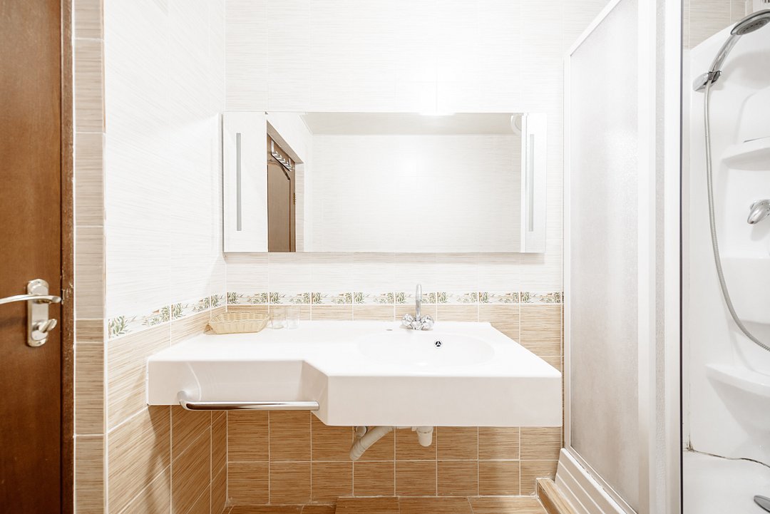 Коттедж 6-местный 4-комнатный (3-этажный)