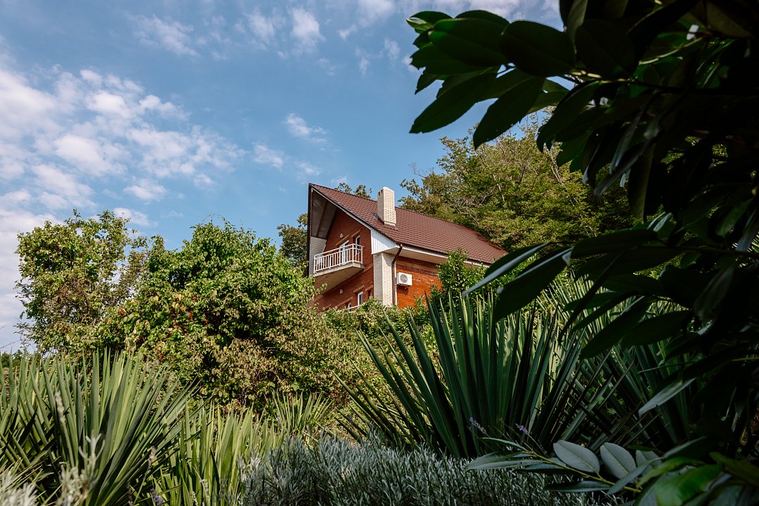 Коттедж 6-местный 4-комнатный (3-этажный)