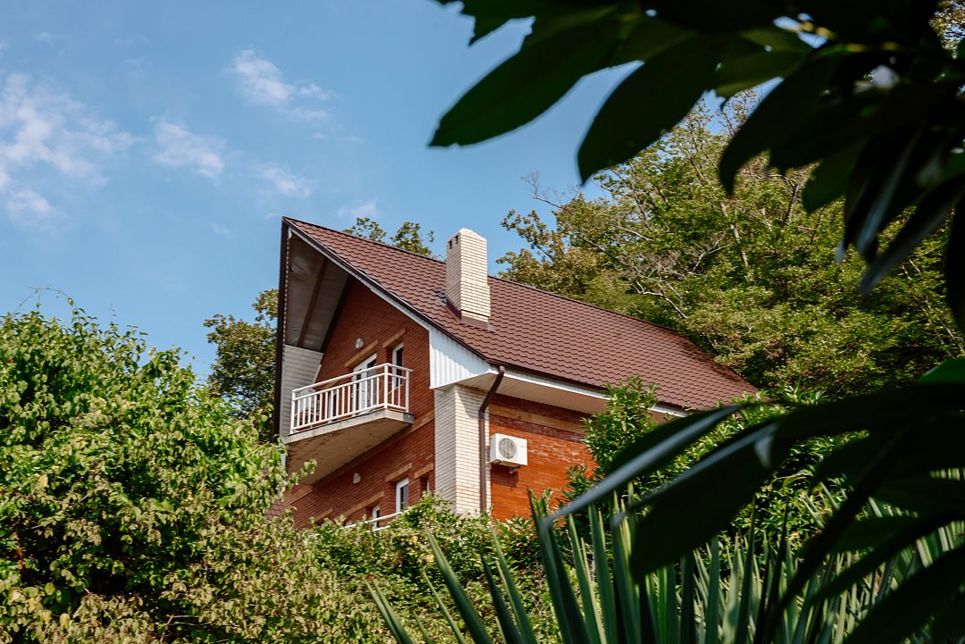 Коттедж 6-местный 4-комнатный (3-этажный)