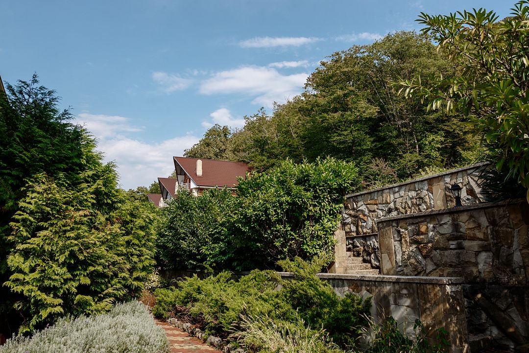 Коттедж 6-местный 4-комнатный (3-этажный)