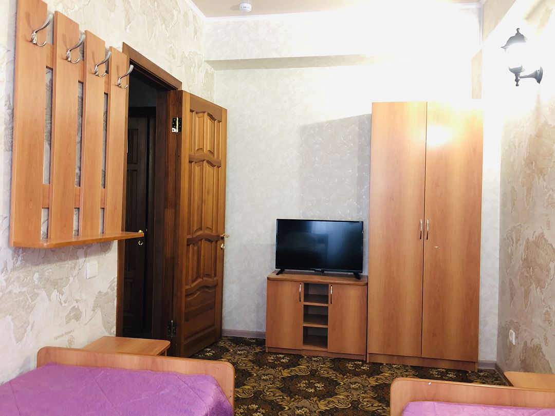 Улучшенный 4-местный 2-комнатный (с балконом)