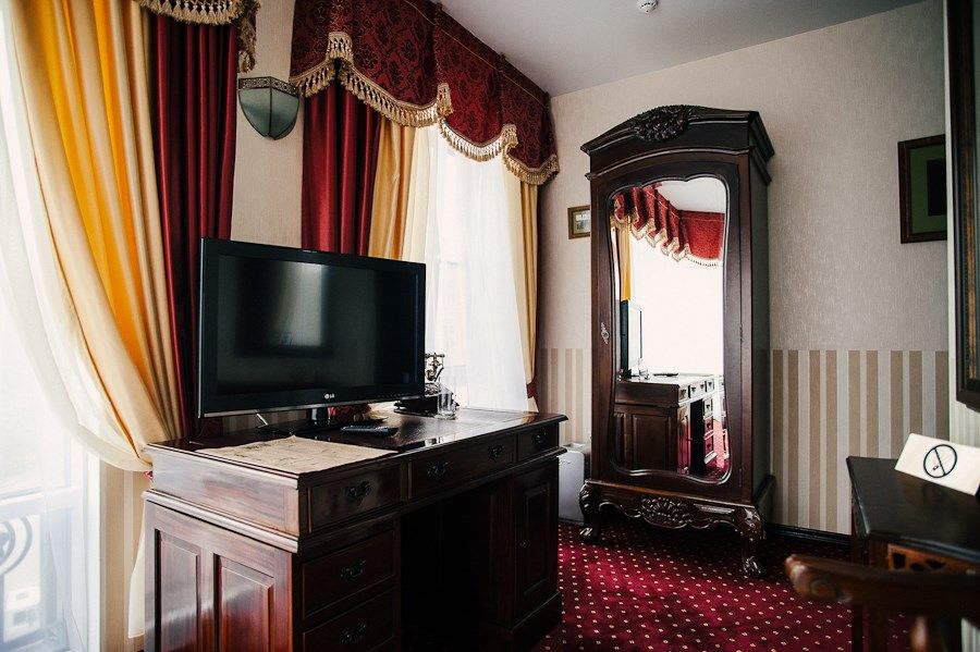 Exclusive 1-местный