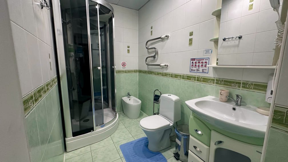 Люкс Семейный 2-местный 3-комнатный (корпус 1, с балконом)