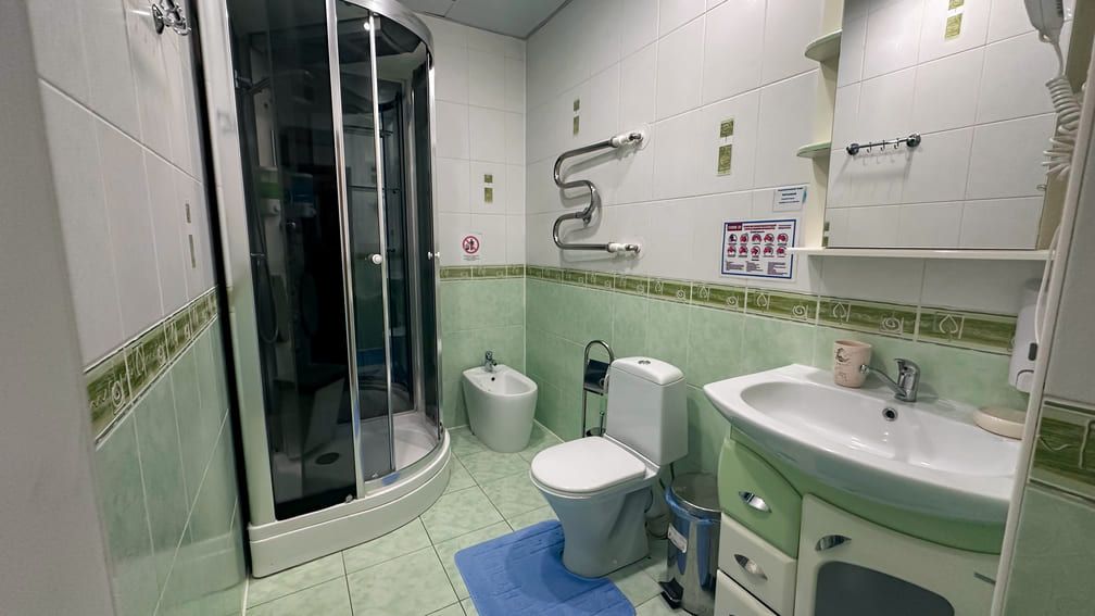 Люкс Семейный 2-местный 3-комнатный (корпус 1, с балконом)