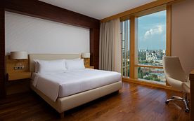 Двухместный люкс Premium с видом на город двуспальная кровать, Гостиница Marriott (Воронеж), Воронеж