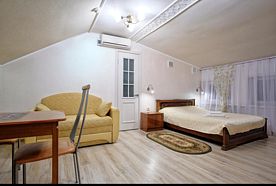 Четырёхместный семейный номер Standard с 2 комнатами, Гостиница Три звезды, Лиски