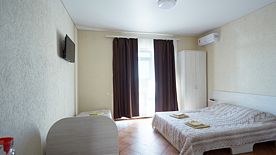 Апартаменты 3-местный с балконом (вид на море), Гостевой дом Ультрамарин, Евпатория