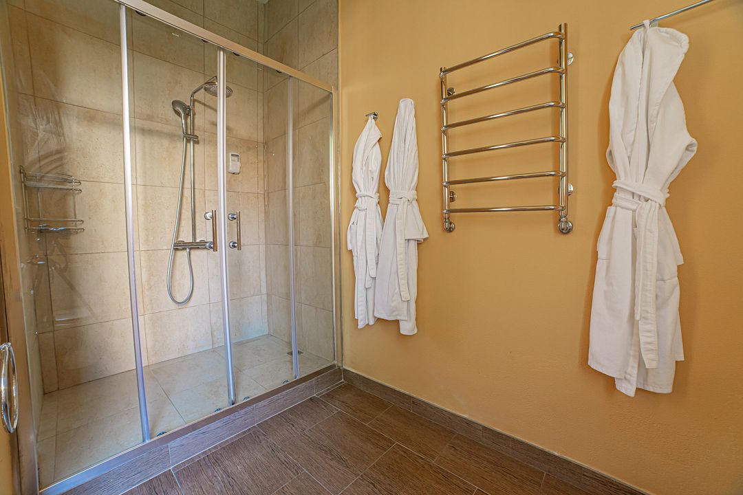 Вилла 10-местная 2-этажная (5 спален)