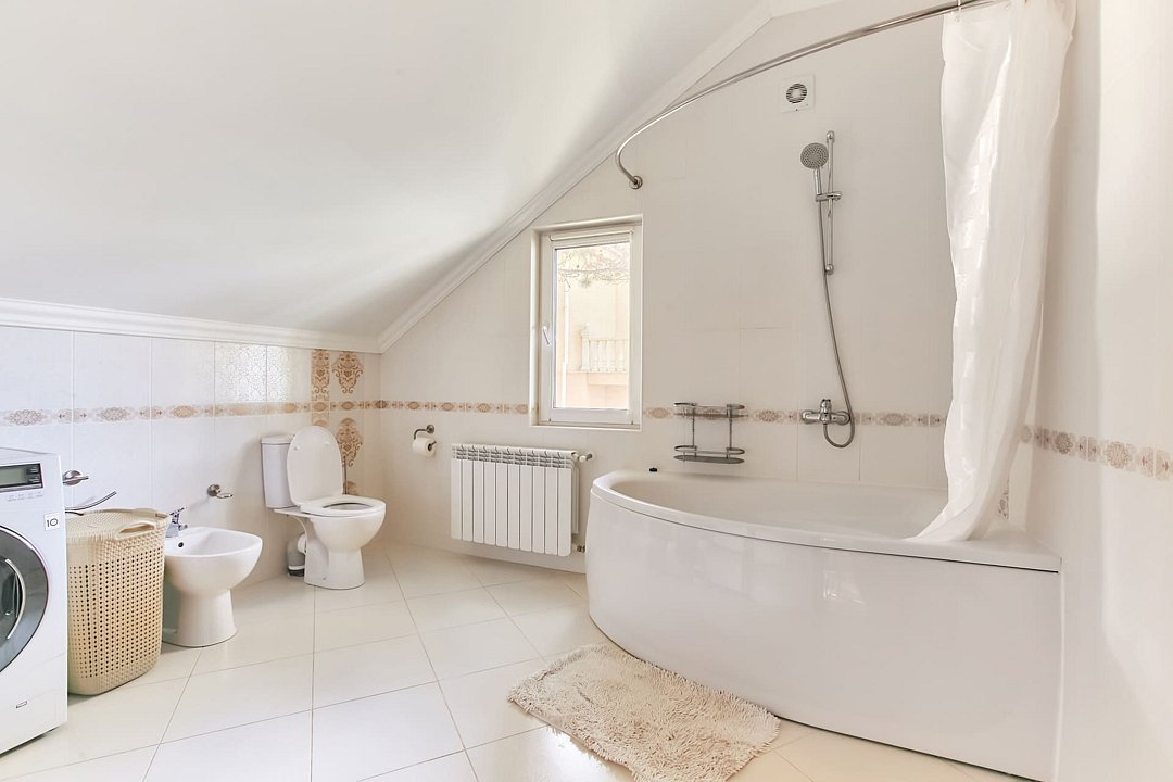 Вилла 8-местная 2-этажная (4 спальни, с террасой и видом на море)