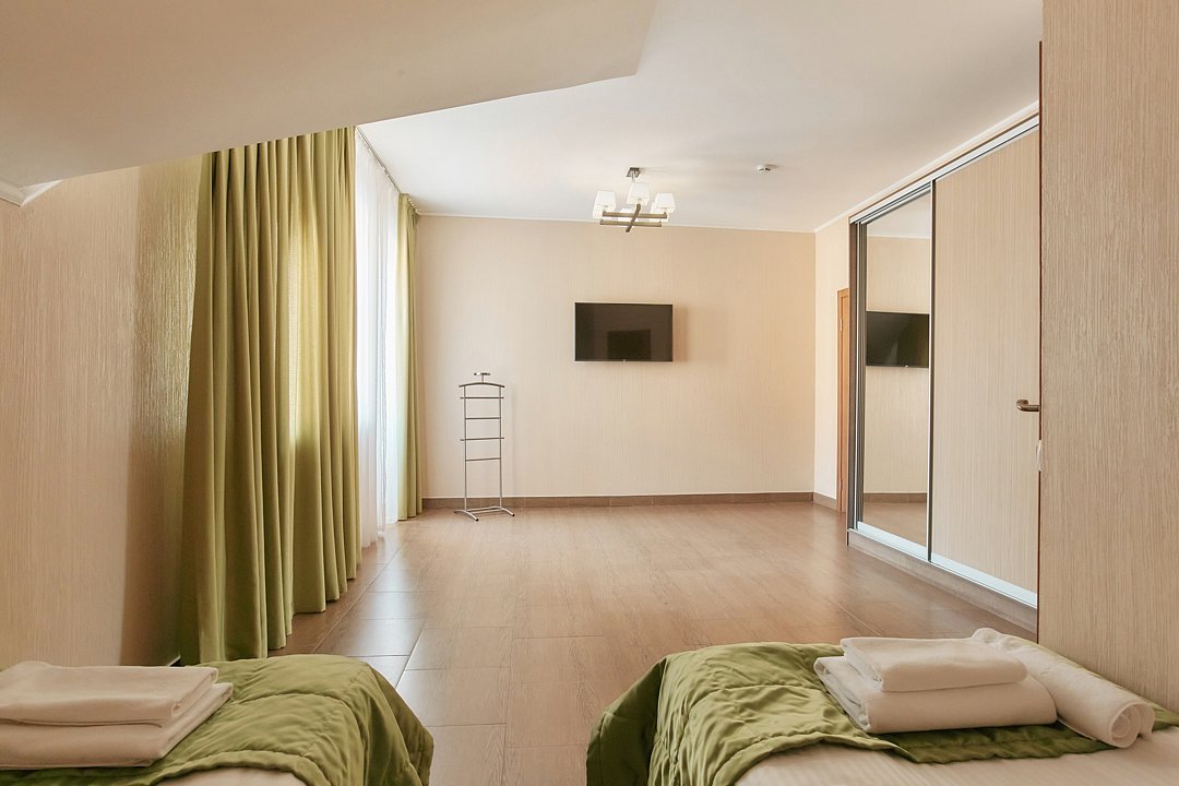 Вилла 8-местная 2-этажная (4 спальни, с террасой)