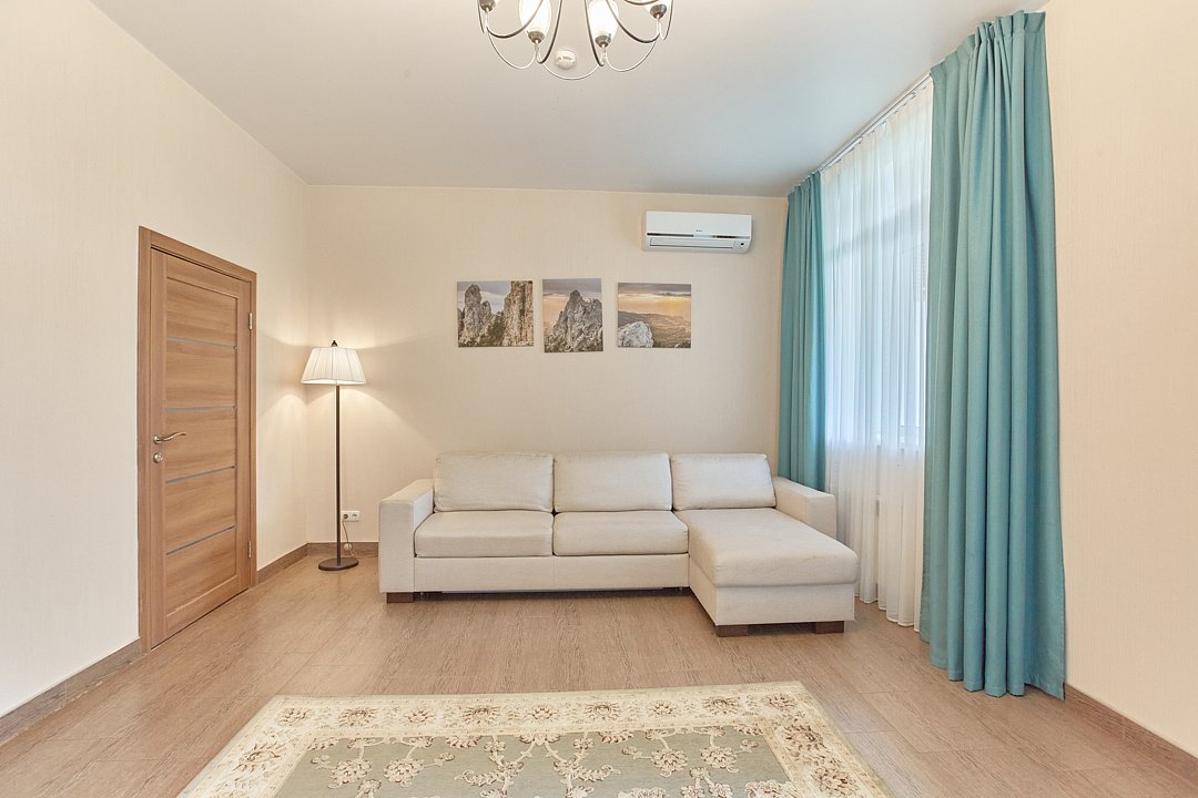 Вилла 8-местная 2-этажная (4 спальни, с террасой)