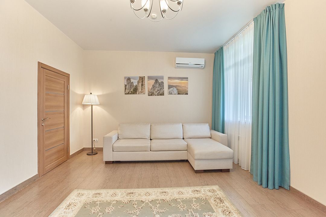 Вилла 8-местная 2-этажная (4 спальни, с террасой)