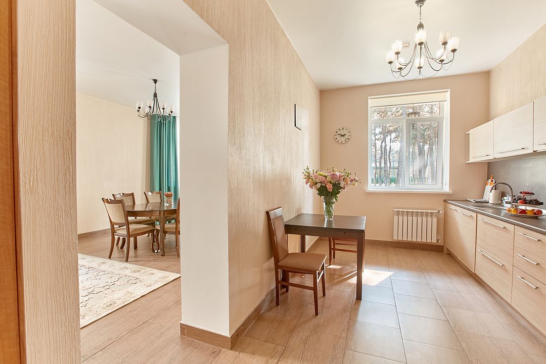 Вилла 8-местная 2-этажная (4 спальни, с террасой)