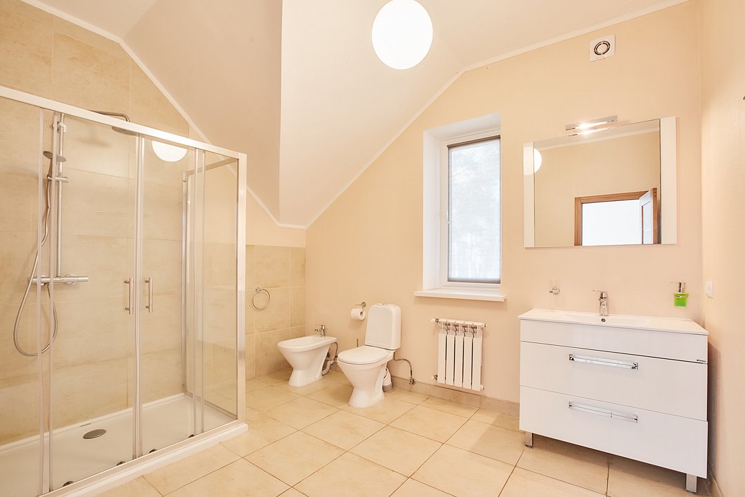 Вилла 8-местная 2-этажная (4 спальни, с террасой)