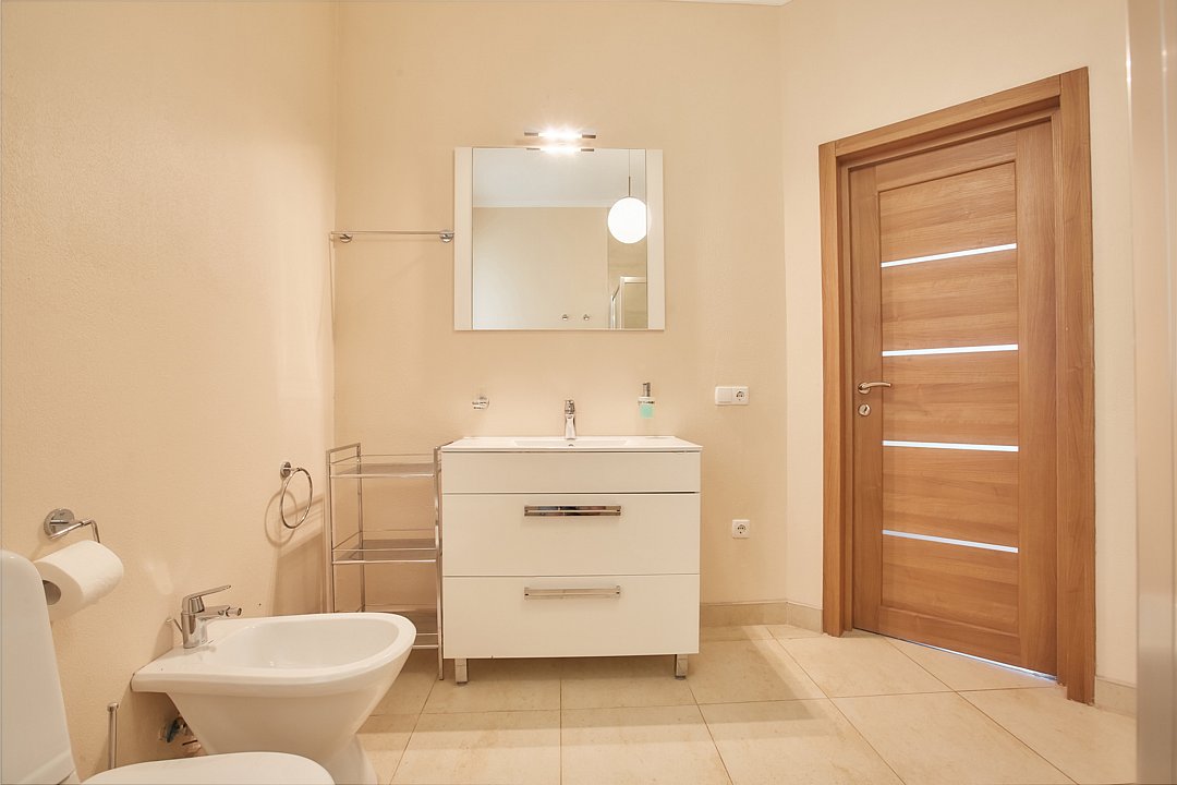 Вилла 8-местная 2-этажная (4 спальни, с террасой)