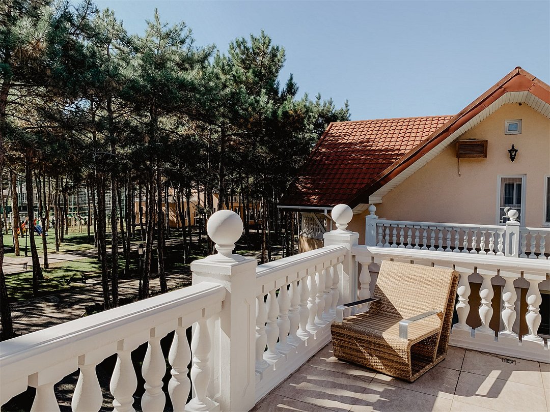 Вилла 8-местная 2-этажная (4 спальни, с террасой)