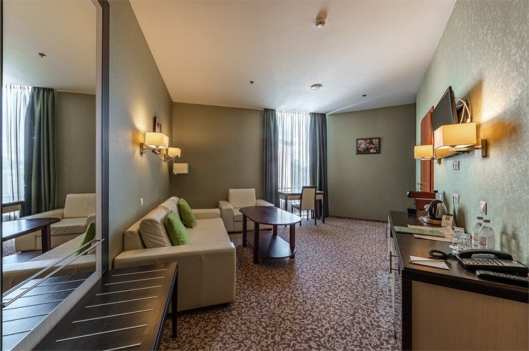 Люкс 4-местный 2-комнатный