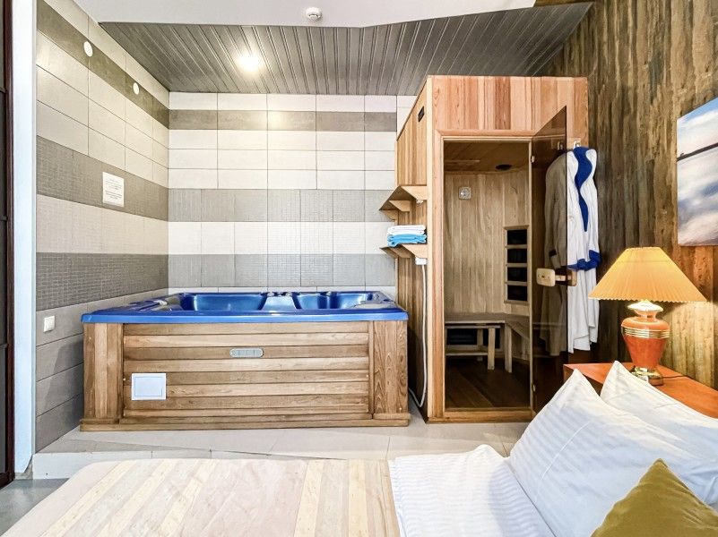 Люкс 4-местный 2-комнатный